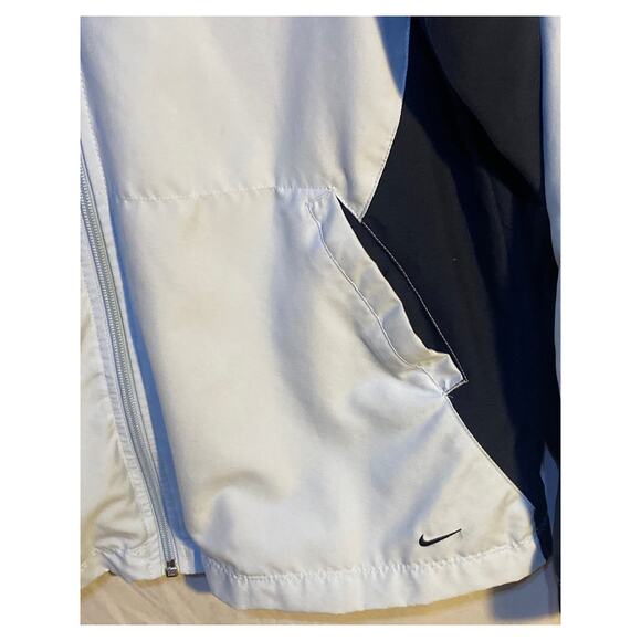 Womens Medium Nike Lightweight Windbreaker Jacket Blue Like New - Picture 2 of 8